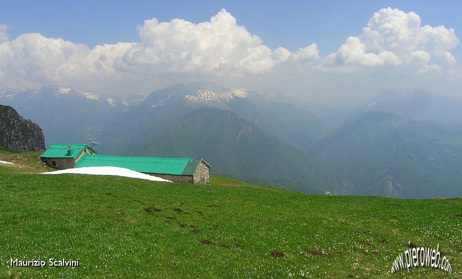 38 Lo splendido belvedere della Baita del Giacom.JPG